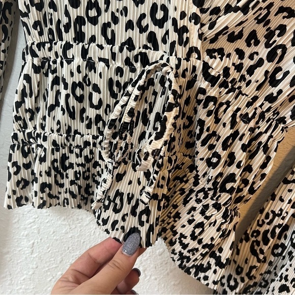 Zara Leopard Print Wrap Front V-Neck Pleated Top S - Picture 4 of 7